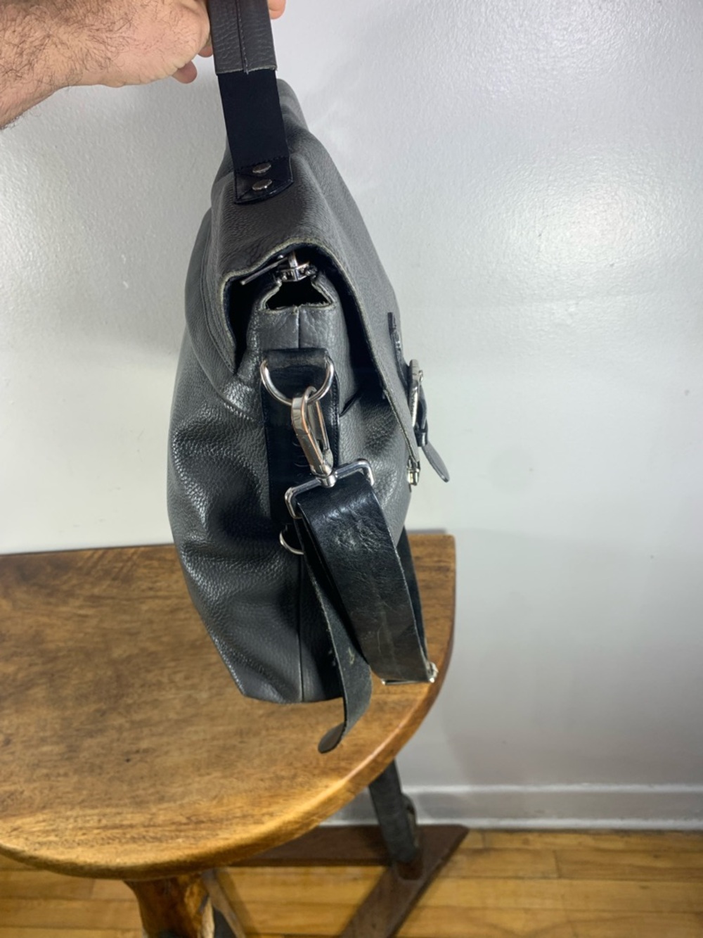 Rudsak made in Canada large unisex computer leather bag - Picture 5 of 14